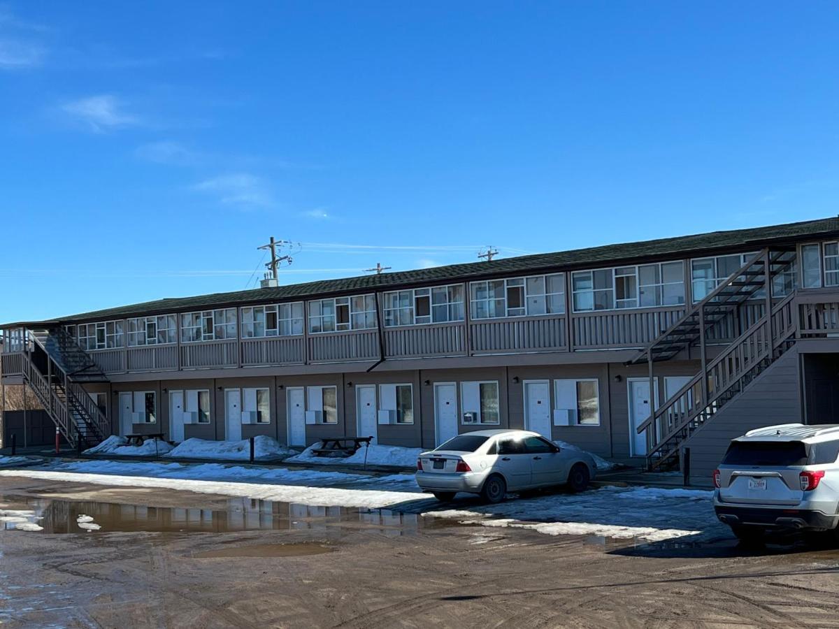 Kings Court Motel Cold Lake Exterior foto